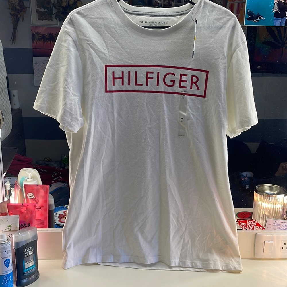 White Tommy Hilfiger tee